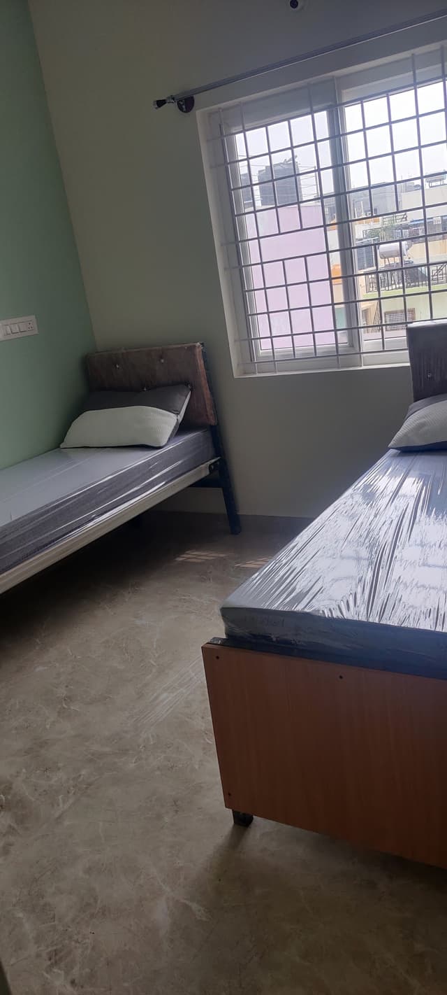 Omkareshwara Luxury Ladies Pg