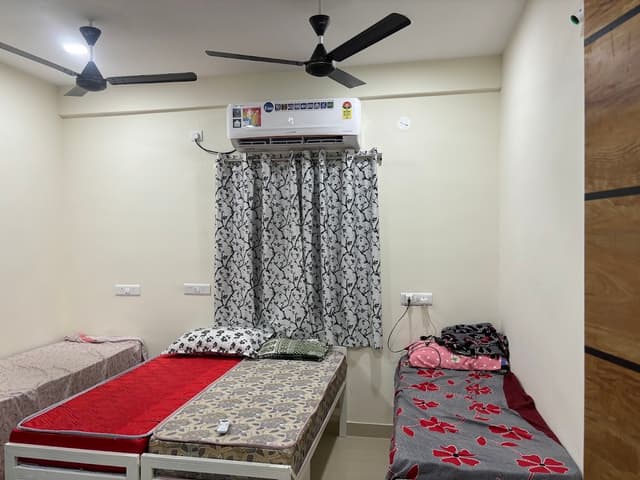 Sri Sai Ladies Deluxe Hostel