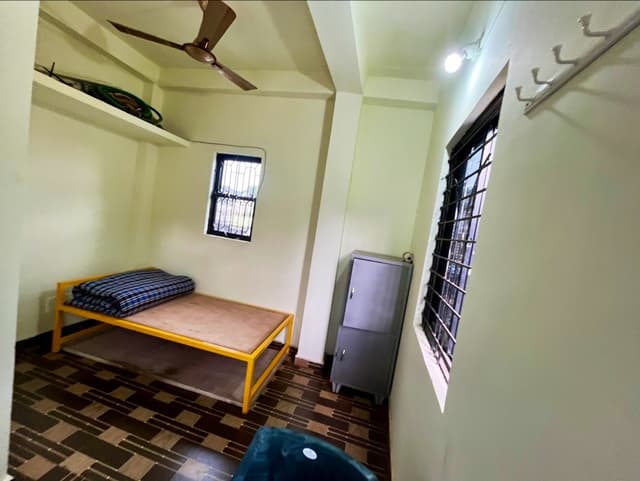 Beds and Boys Hostel