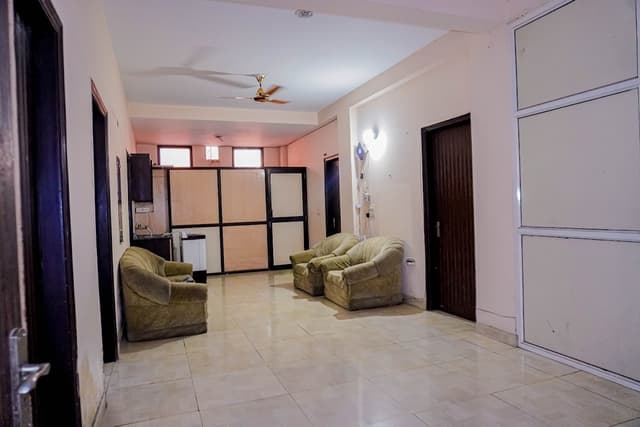 Indirapuram luxurious Pg