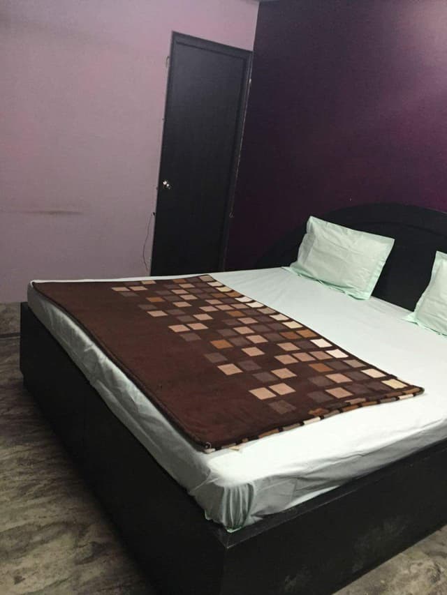 Bharat Homes Boy's PG&1RK
