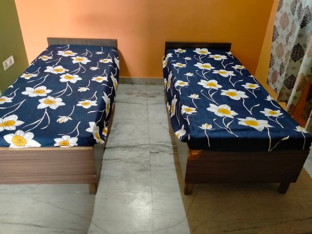 Chaudhary Luxury PG
