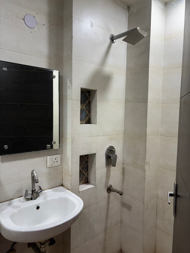 Uniliv Birch - Boys PG in Shakti Nagar
