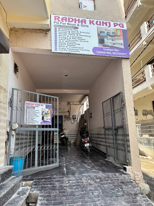 Radha kunj PG