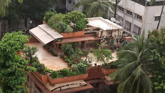 Youthville Juhu JVPD Scheme - Premium Student Hostel & PG