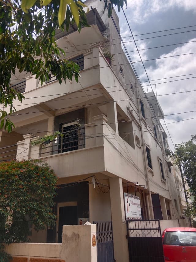 J K Executive Paying Guest Accommodation