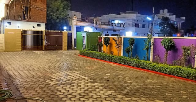 DAUGHTER'S NEST GIRLS HOSTEL
