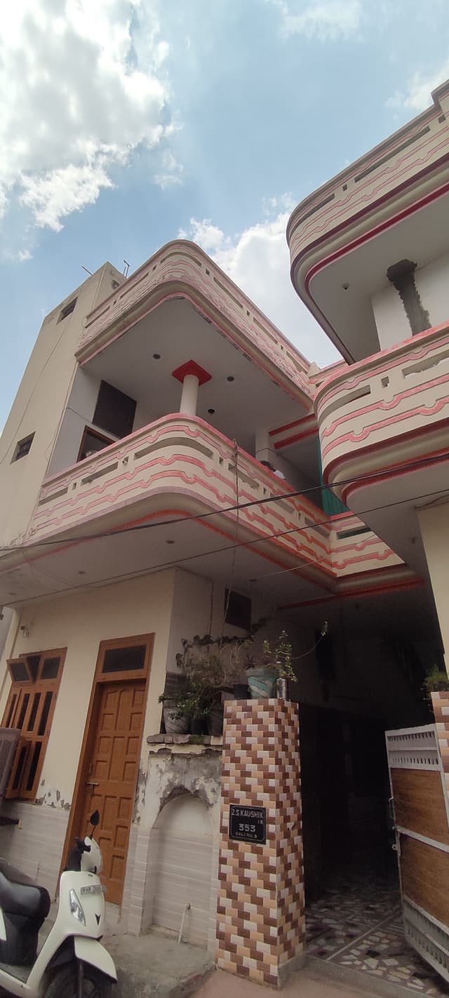 Arzoo Kaushik PG For Girls