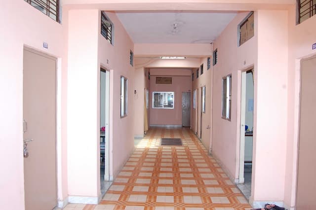 Nidhi Girls Hostel