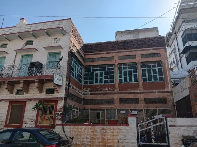 balaji boys hostel & pg