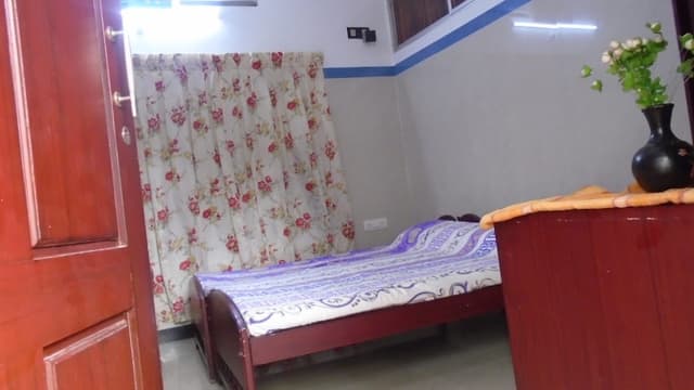 Irin Plaza Ladies Hostel