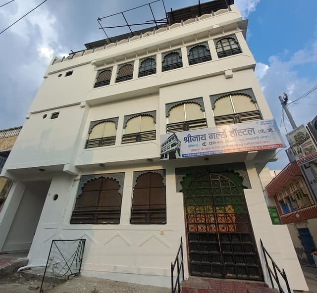 Shreenath girls hostel pg