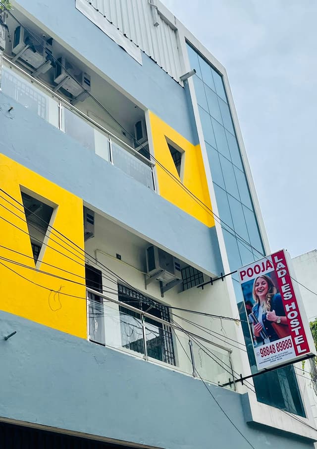 Pooja Ladies Hostel
