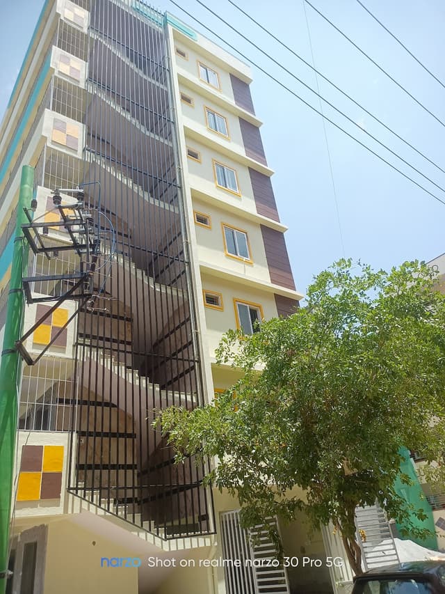 Sri Venkateswara radhakrishnan gents pg