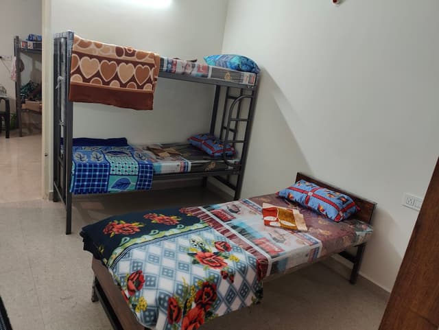 PNS PG BOYS - Premium Hostel