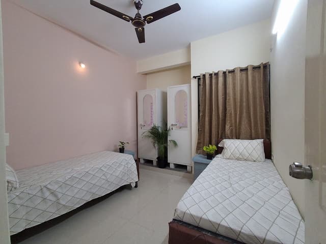 Pearl Haven Premium PG For Ladies