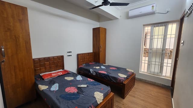 PG Men's Accommodation near dlf it park