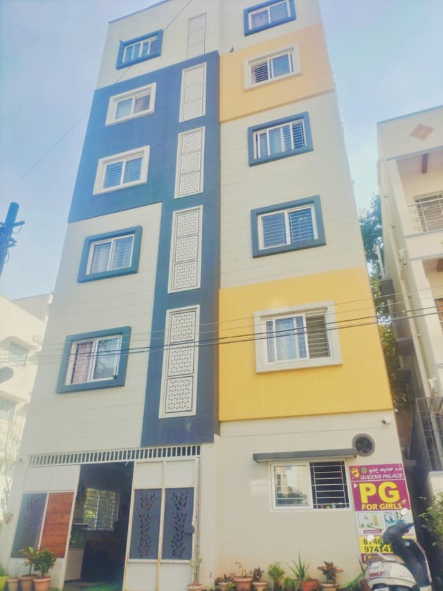 QUEEN'S PALACE PG FOR GIRLS NEAR FINE ARTS AND JSS COLLEGE