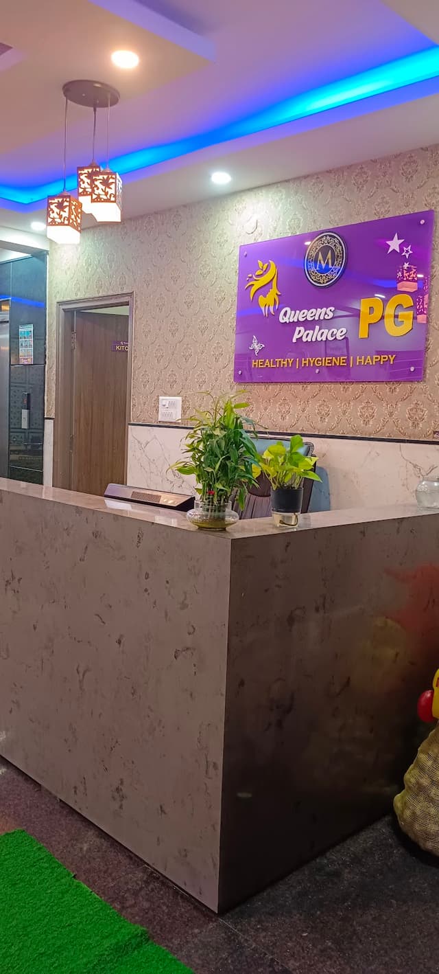 QUEEN'S PALACE PG FOR GIRLS NEAR FINE ARTS AND JSS COLLEGE