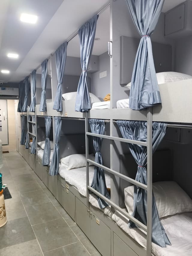 Rest Inn Hostel AC Dormitory Sakinaka