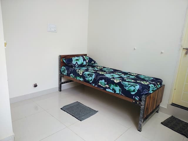 SPR DELUXE STAY PG FOR GENTS