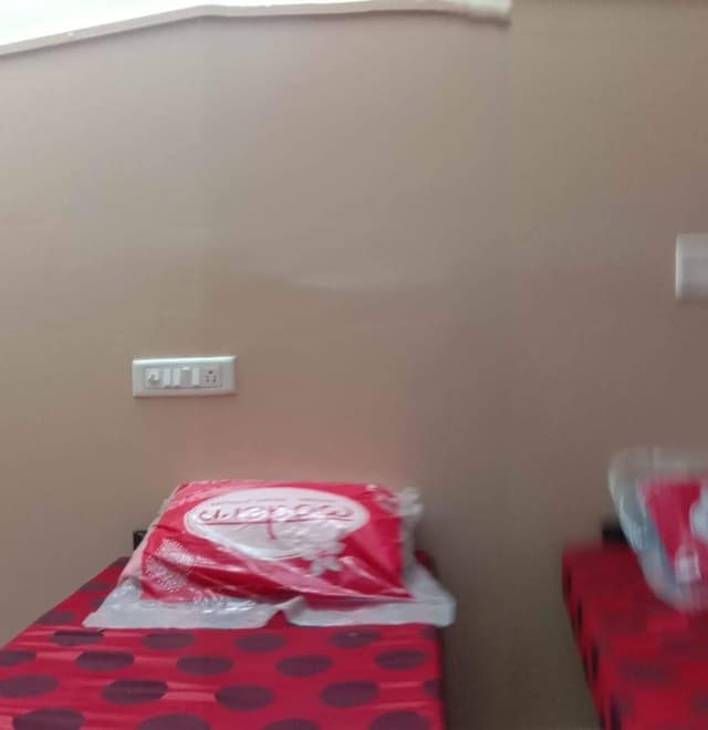 Sri Charanya Gents Pg In Shanti Nagar