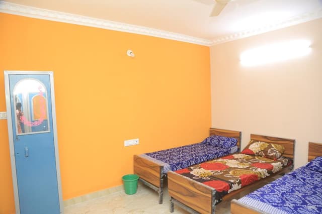 Sri Lakshmi Venkateswara Luxury gents PG (Near by ITC, Banasawadi)