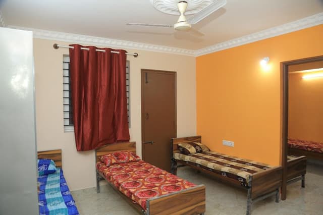 Sri Lakshmi Venkateswara Luxury gents PG (Near by ITC, Banasawadi)