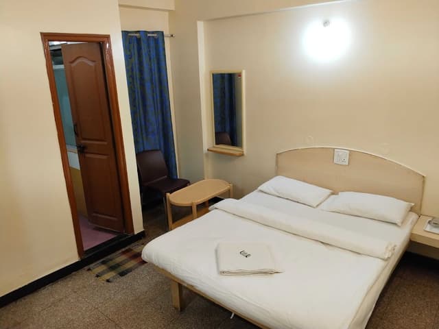 Sri Vijaya Palace Lodging