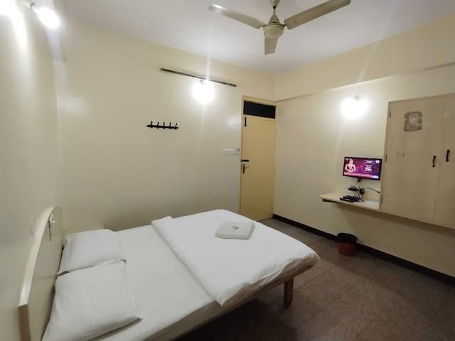 Sri Vijaya Palace Lodging
