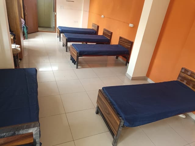Srinivasa Luxury PG For Gents