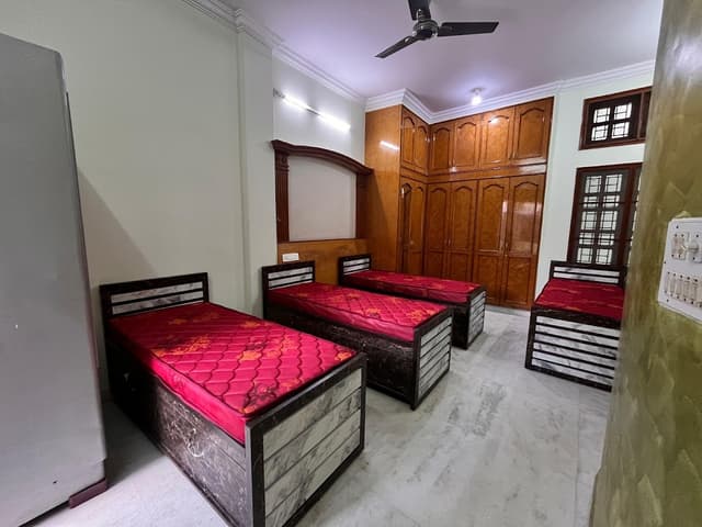 SRK PG FOR LADIES, NEAR BMS