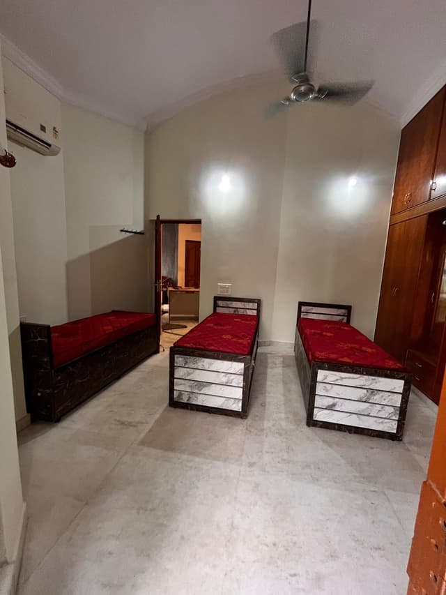 SRK PG FOR LADIES, NEAR BMS