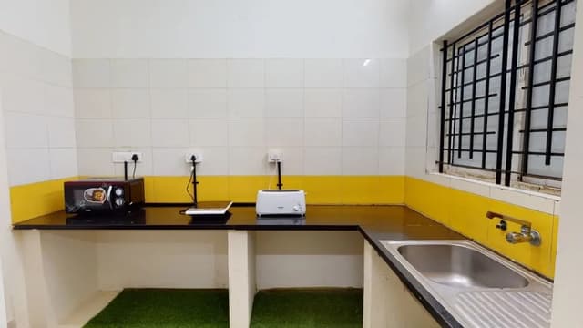 Stanza Living Fargo House | PG for Males near Mathikere
