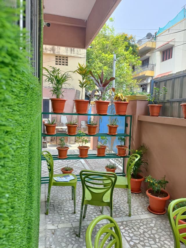 THE S4 LIVING - Mens PG/ Hostel