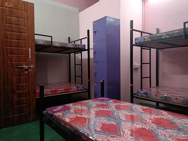 THE S4 LIVING - Mens PG/ Hostel