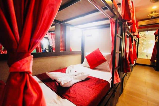 Town hostel Mumbai - AC Dormitory Near Mumbai Airport
