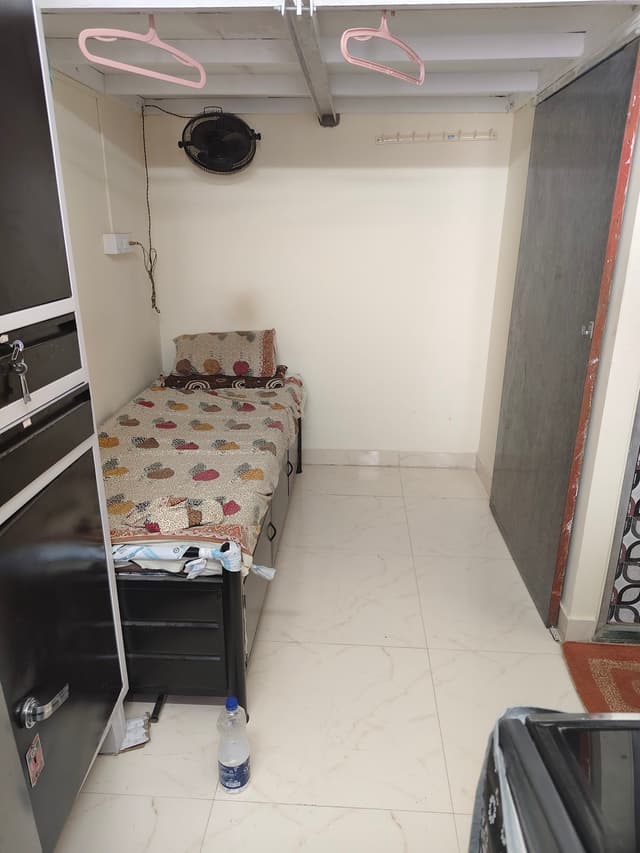 Tushar's Mumbai Paying Guest services
