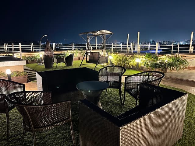 Varsity by Union Living - PG near NMIMS Mumbai