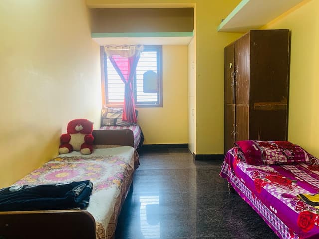 Vighna Raja homely ladies pg