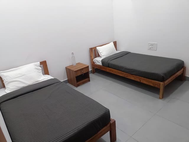Zolo Aikin Best PG Near Indiranagar